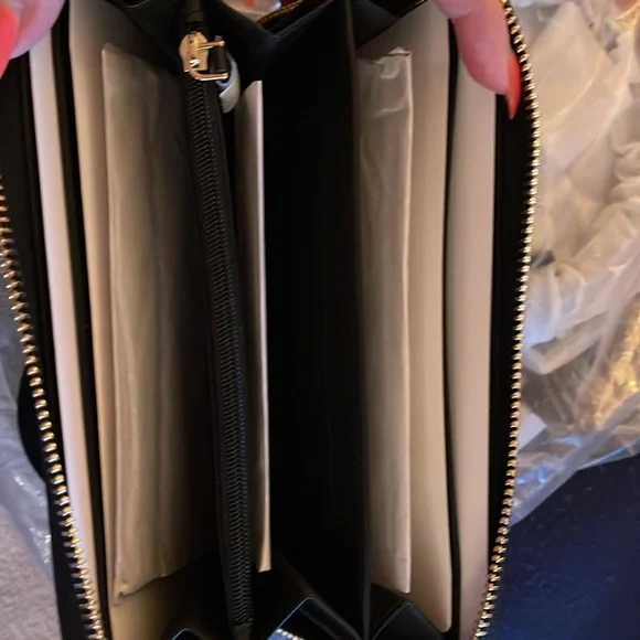 BNIB Kate Spade ♠️ “Madison” large continental wallet, dual colors. Retails $239 - Picture 5 of 6